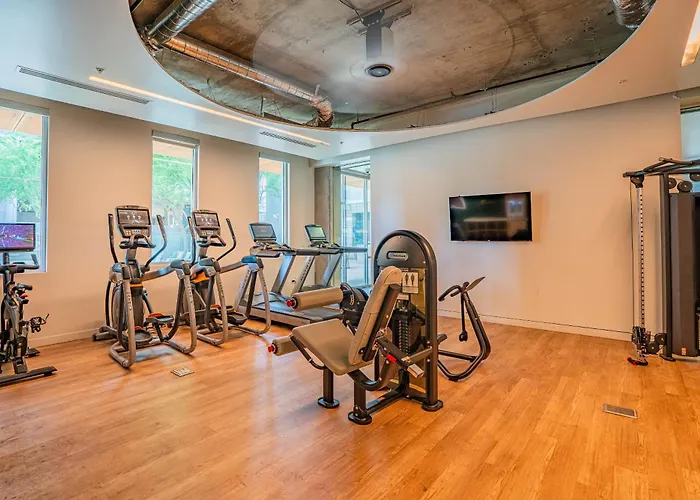 2br Roosevelt Row Gym Pool Parking Sleeps 8 * Phoenix