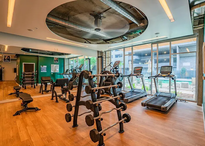 Apartment 2br Roosevelt Row Gym Pool Parking Sleeps 8 Phoenix