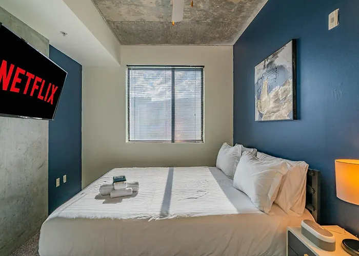 2br Roosevelt Row Gym Pool Parking Sleeps 8 Apartamento