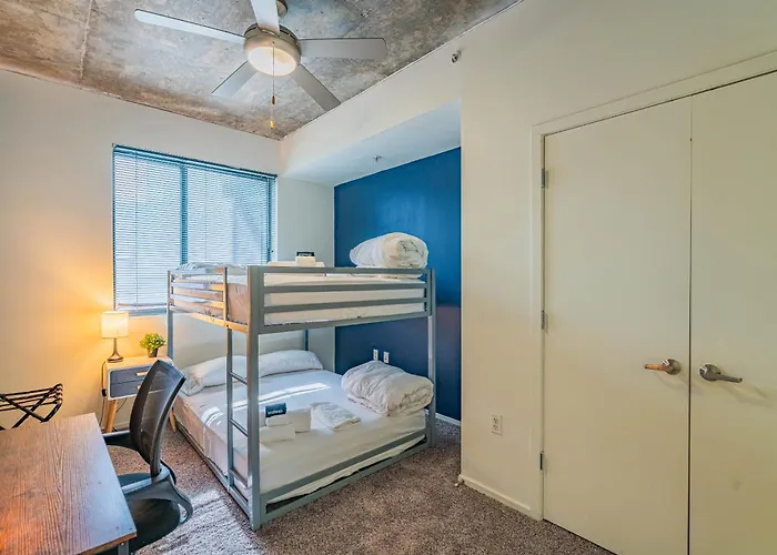 2br Roosevelt Row Gym Pool Parking Sleeps 8 Phoenix